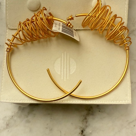 KHOI Enyo Gold Hoop Earrings NWT - Picture 1 of 6